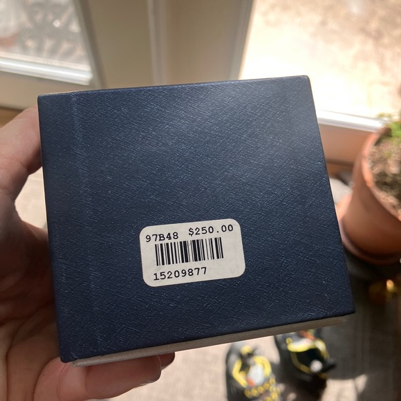 Women’s Bulova Diamond watch with Mother of Pearl dial - Picture 4 of 8